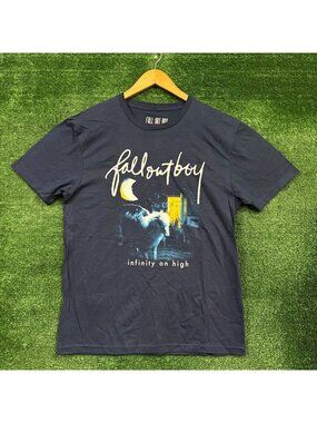 Fall Out Boy Infinity on High Album Cover T-Shirt Size Medium